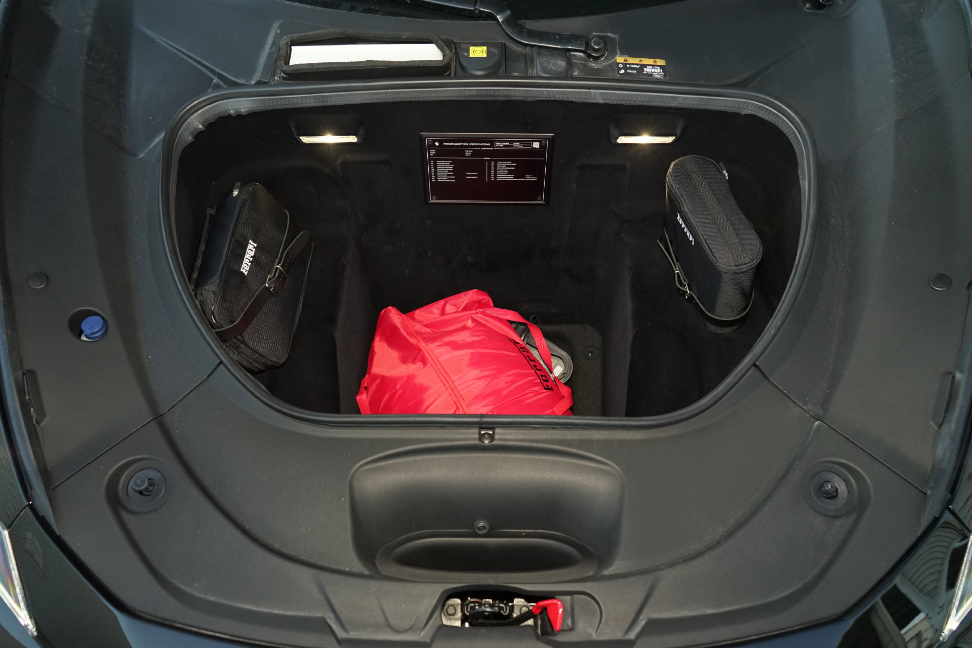 Used 2020 Ferrari F8 Tributo RWD image 27