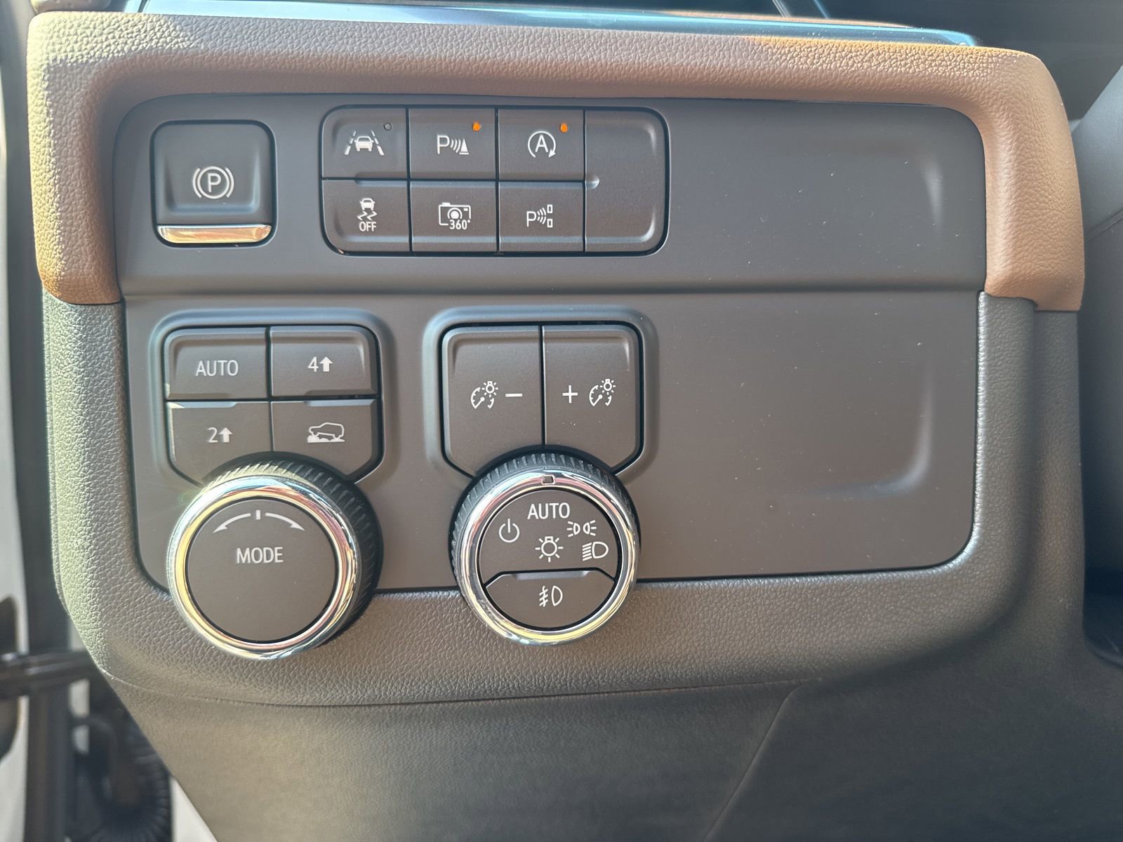 New 2025 Chevrolet Suburban High Country image 26