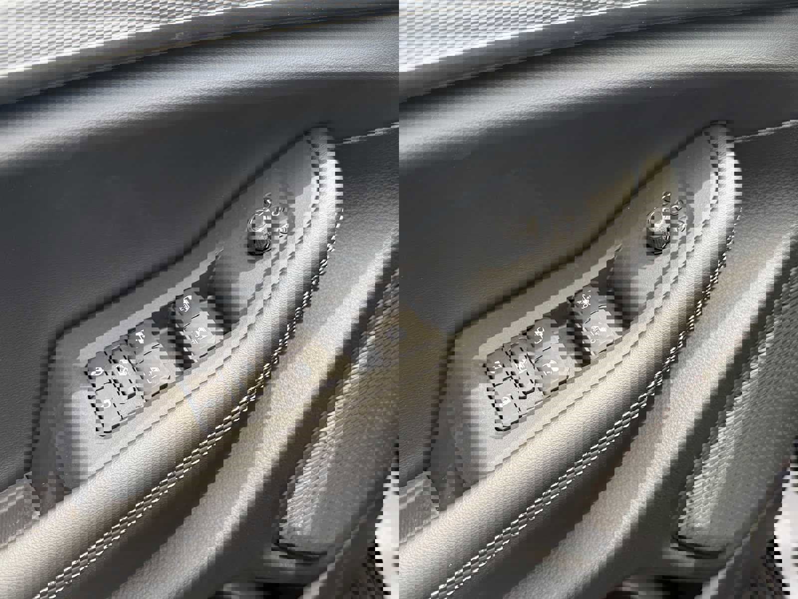 New 2025 Jeep Grand Cherokee Altitude image 6