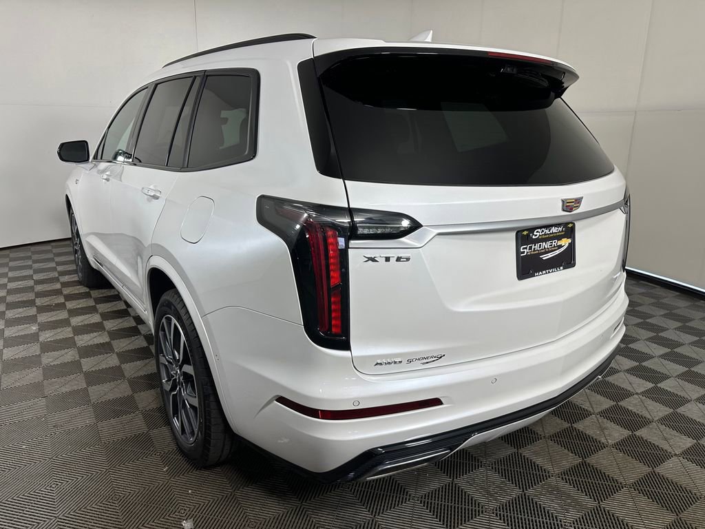 Used 2021 Cadillac XT6 Sport AWD/4WD image 3