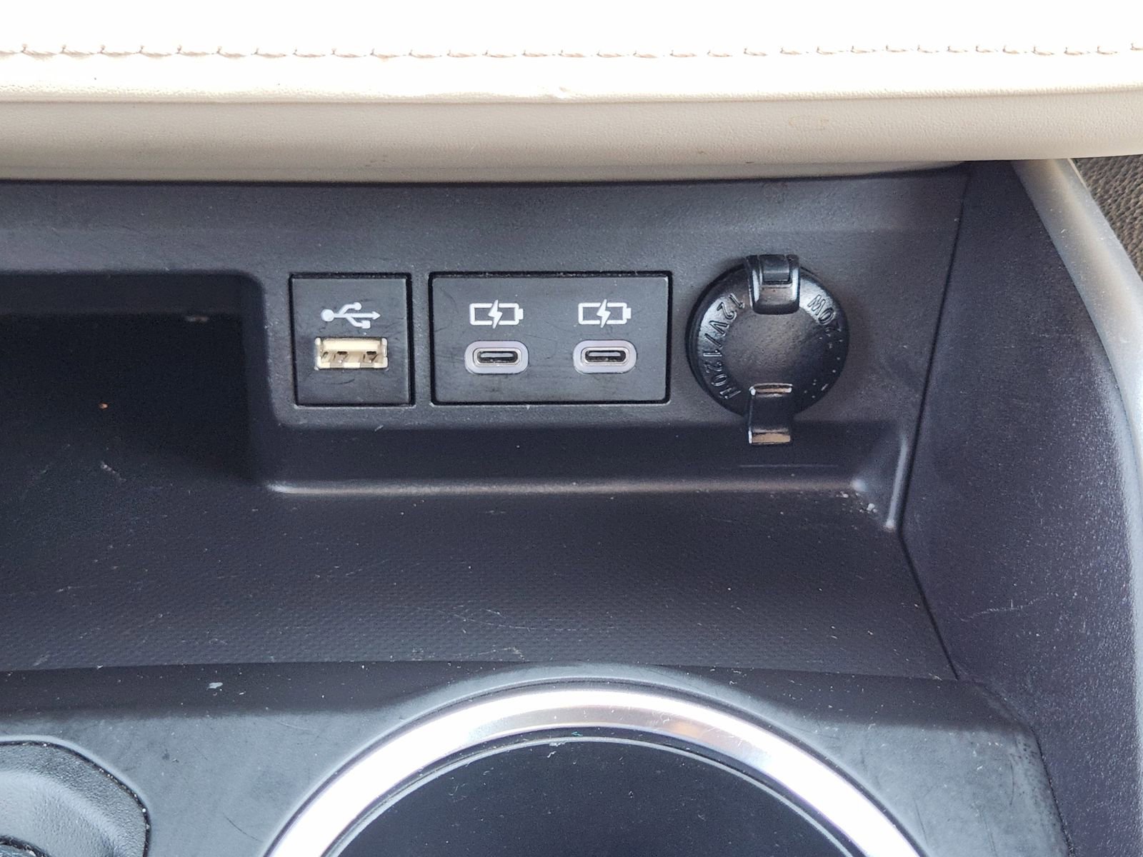 Used 2023 Toyota Highlander XLE image 22