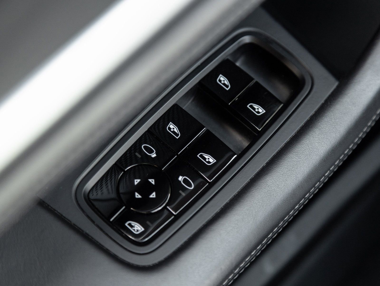 Used 2020 Porsche Taycan 4S image 20