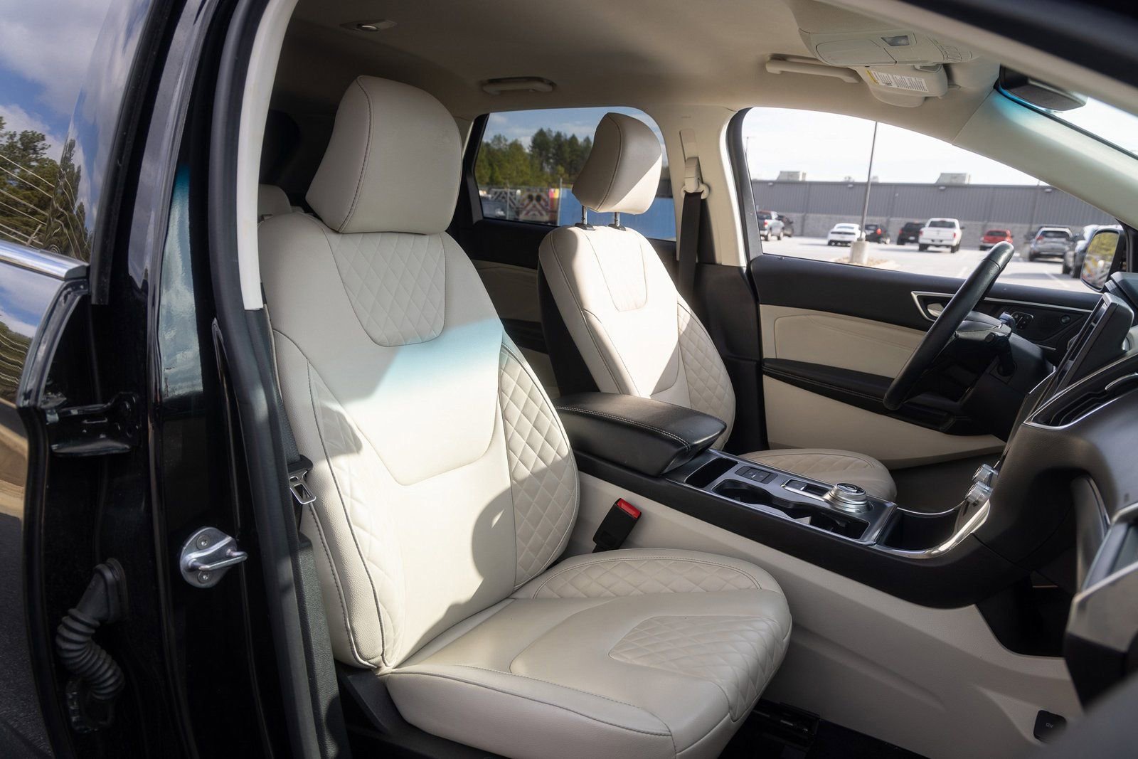 Used 2024 Ford Edge Titanium AWD/4WD image 22