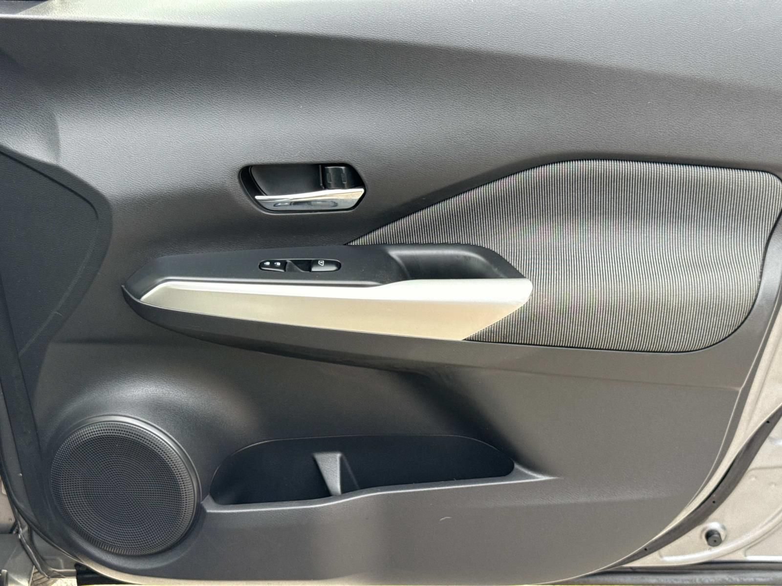 Used 2019 Nissan Kicks SV FWD image 24