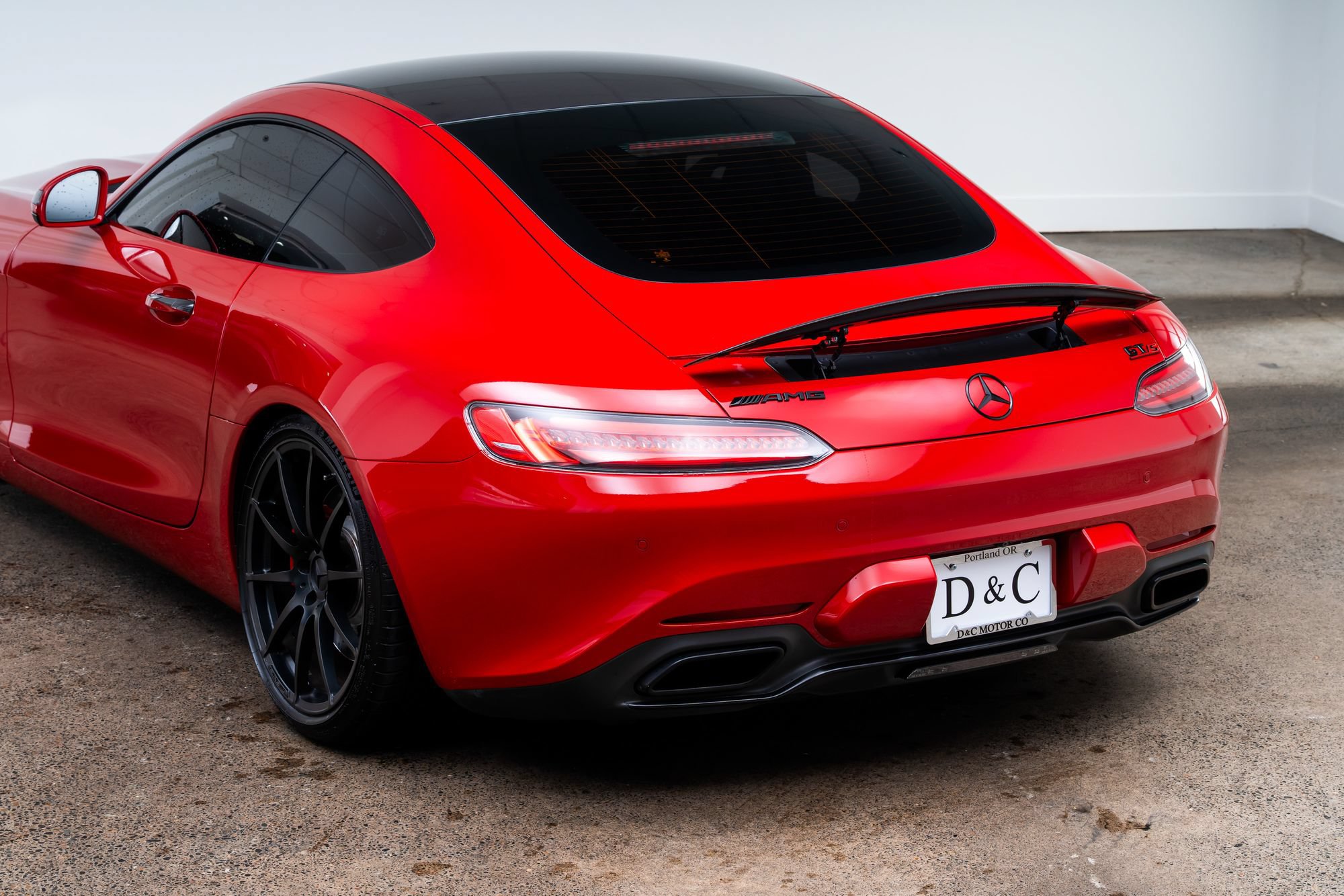 Used 2017 Mercedes-Benz AMG GT S w/ Exclusive Interior Package image 7