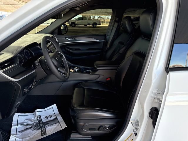 Used 2025 Jeep Grand Cherokee L Limited image 13