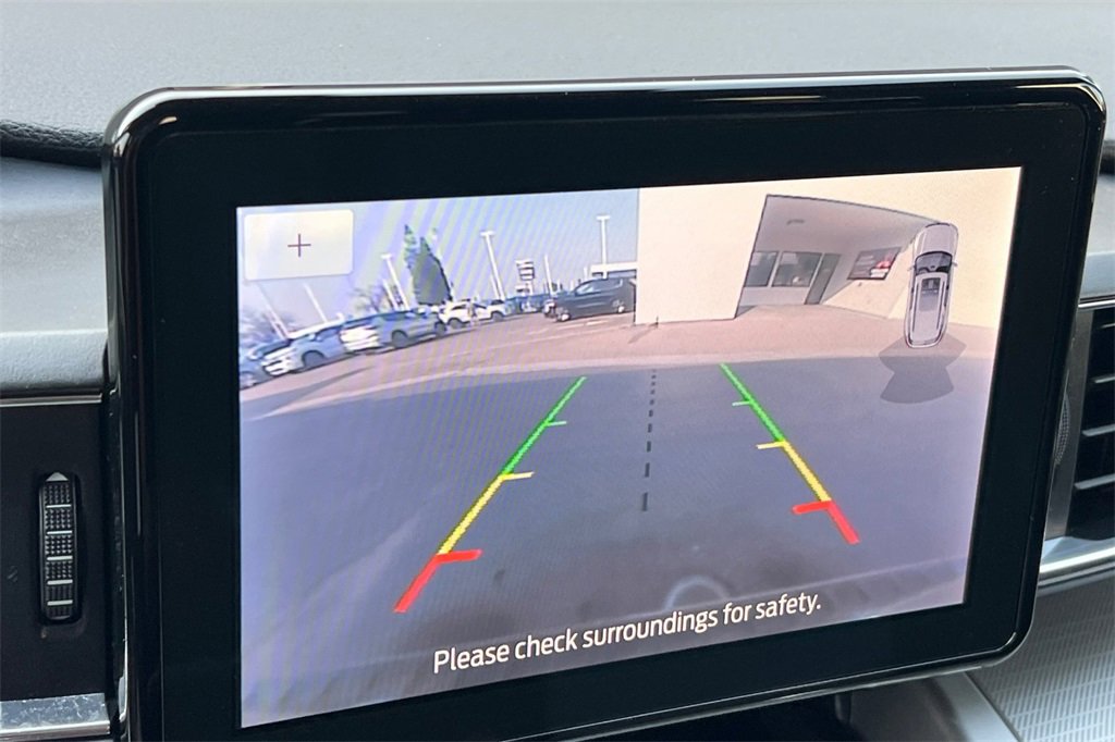 Used 2022 Ford Explorer XLT w/ Equipment Group 202A image 26