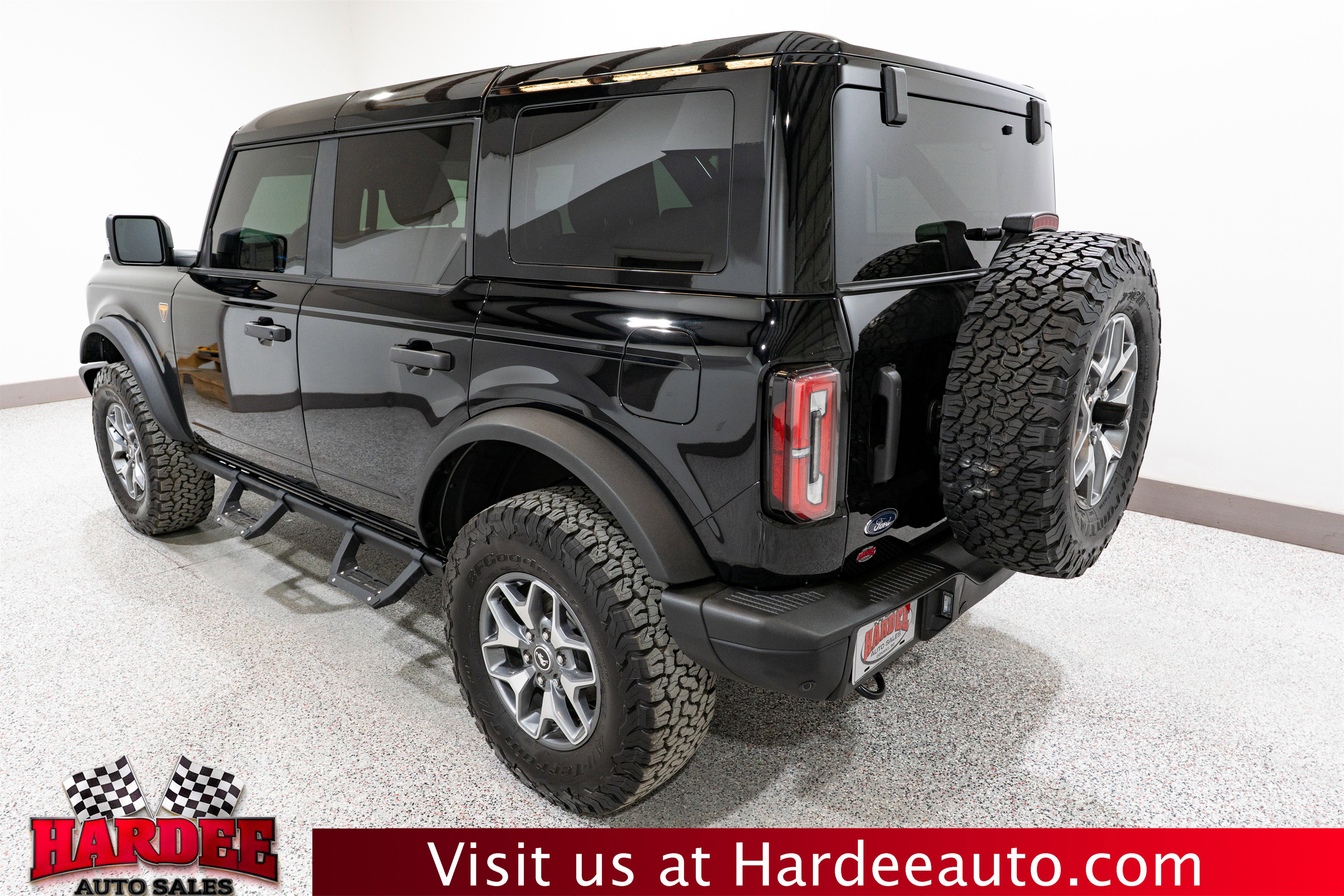 Used 2025 Ford Bronco Badlands image 3