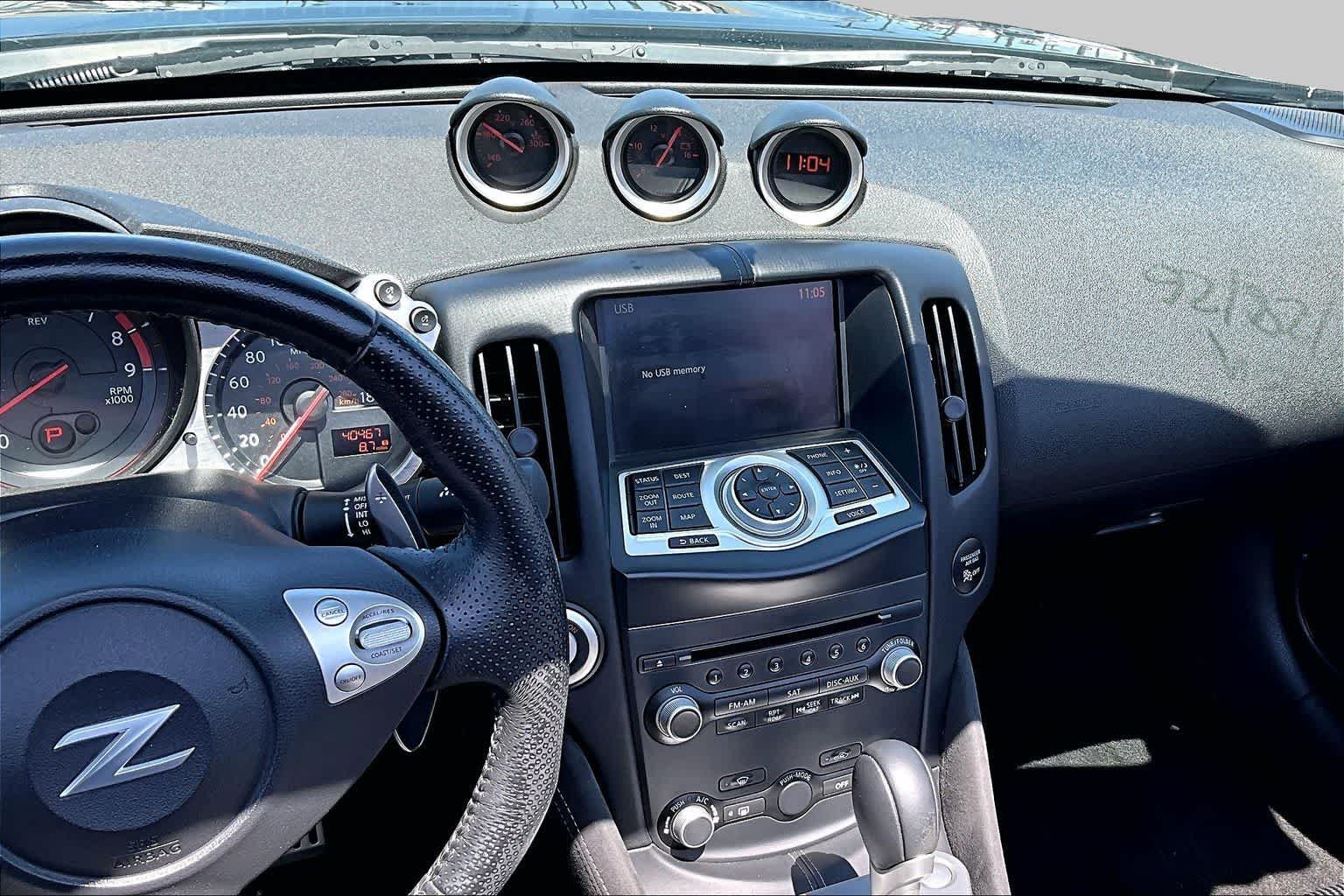 Used 2018 Nissan 370Z Touring Sport RWD image 6