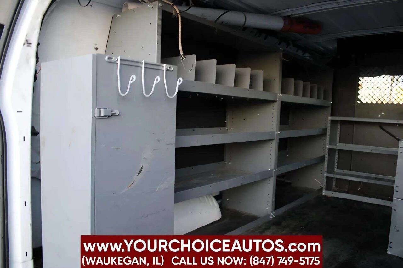 Used 2012 Chevrolet Express 2500 image 27