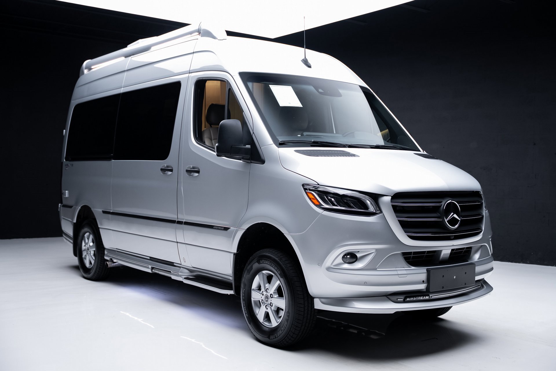 Used 2022 Mercedes-Benz Sprinter 144 Cargo image 96