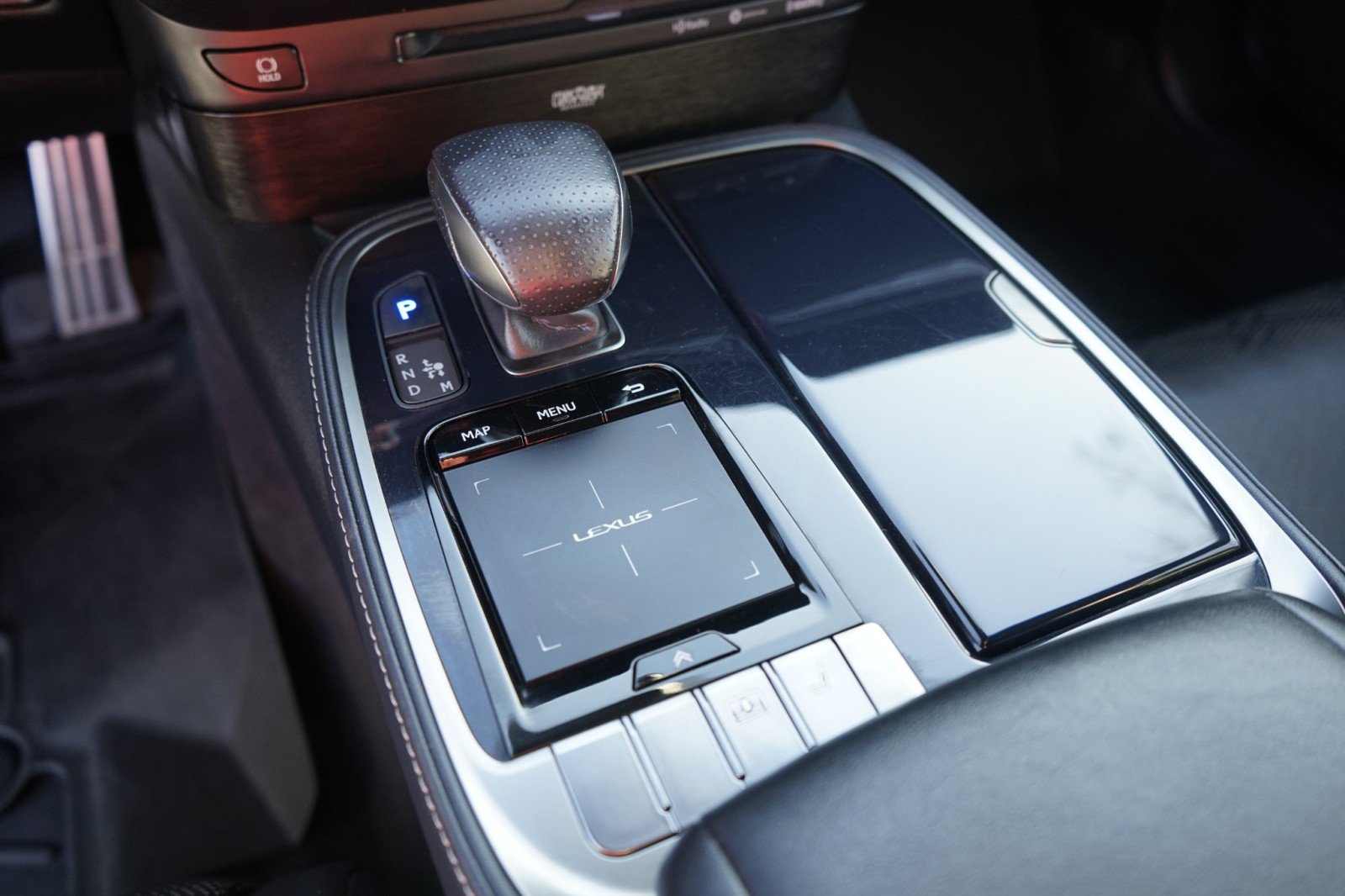 Used 2018 Lexus LS 500 F Sport w/ Accessory Package (Z2) image 24