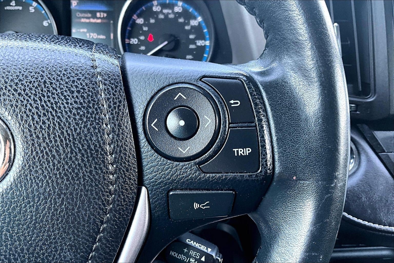 Used 2017 Toyota RAV4 XLE AWD/4WD image 18