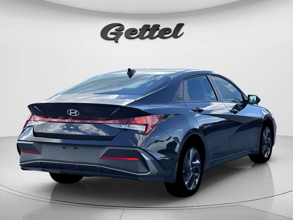 New 2026 Hyundai Elantra Sport FWD image 8