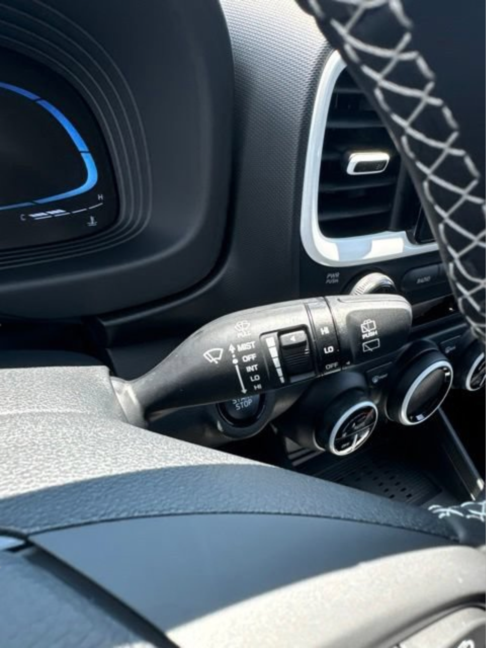 New 2026 Hyundai Venue SEL FWD image 16