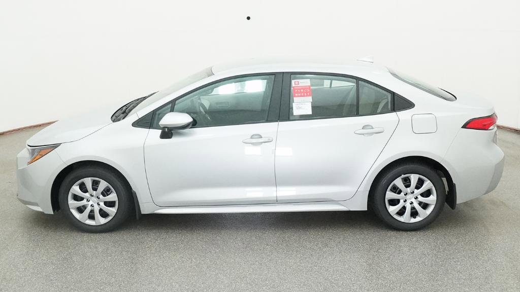 Used 2026 Toyota Corolla LE FWD image 14