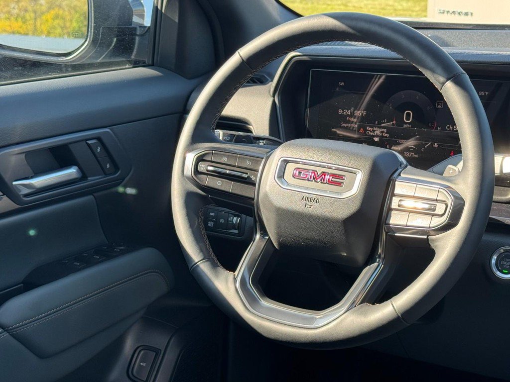 Used 2026 GMC Terrain AT4 w/ Technology Package II AWD/4WD image 15
