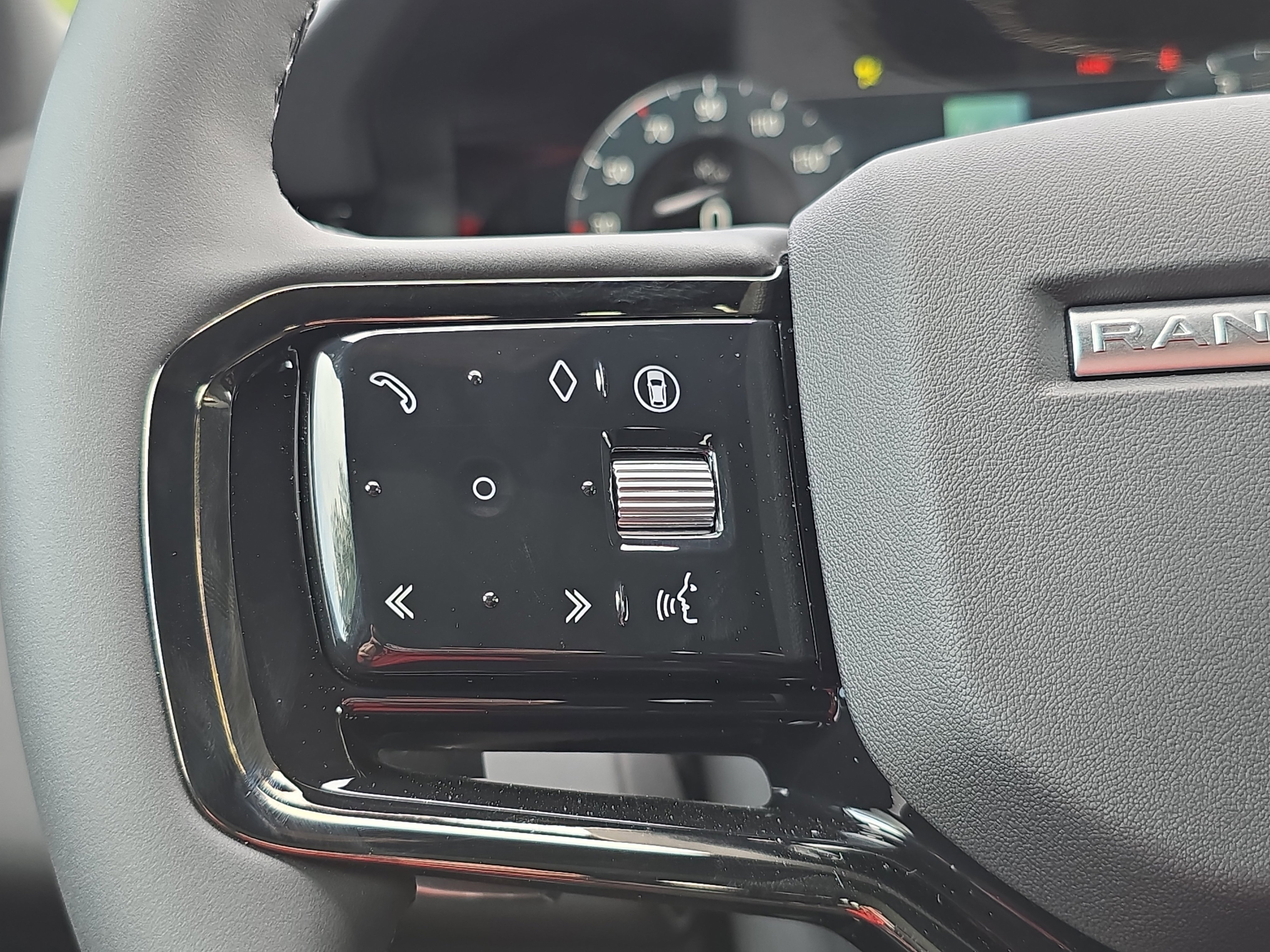 New 2026 Land Rover Range Rover Evoque S image 17