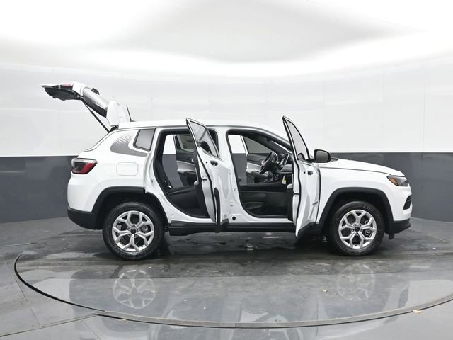 Used 2025 Jeep Compass Sport w/ Mopar Graphics Package image 46