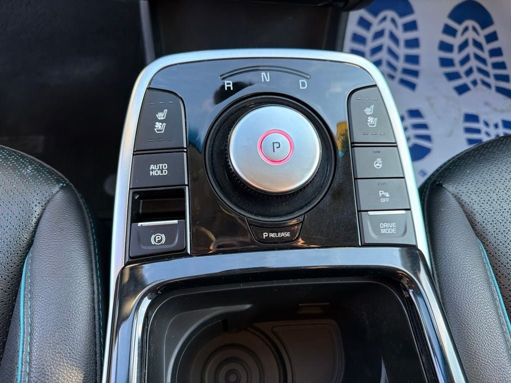 Certified 2022 Kia Niro EX Premium w/ Cold Weather Package FWD image 20