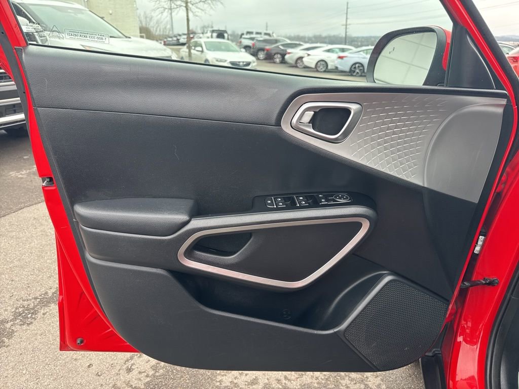 Used 2024 Kia Soul LX w/ Option Group 015 image 10