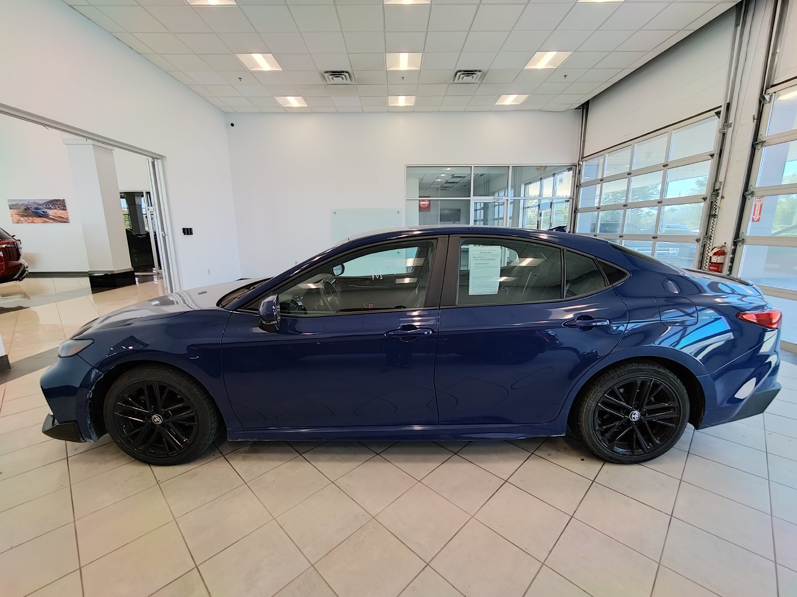 Used 2025 Toyota Camry SE FWD image 6
