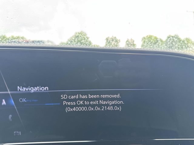 Used 2021 Cadillac Escalade Premium Luxury RWD image 40