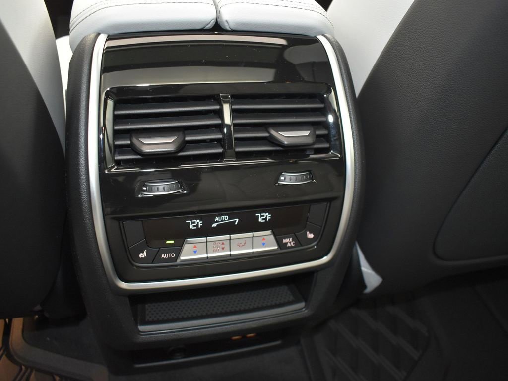 New 2026 BMW X5 xDrive50e image 18