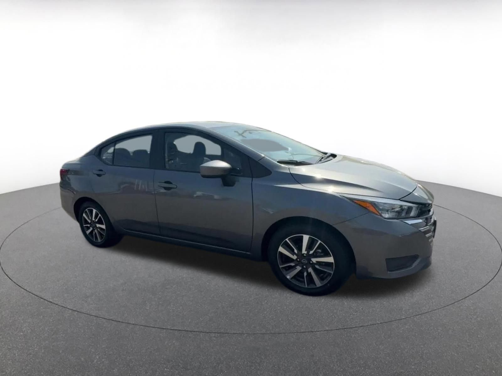 Used 2025 Nissan Versa SV video 2