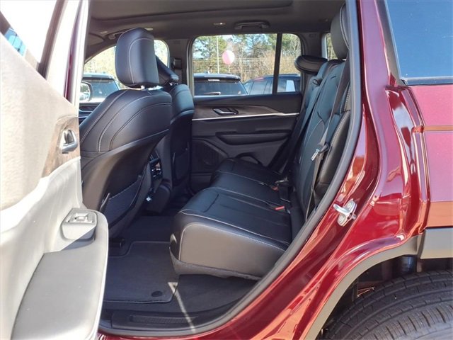 New 2025 Jeep Grand Cherokee Limited image 17