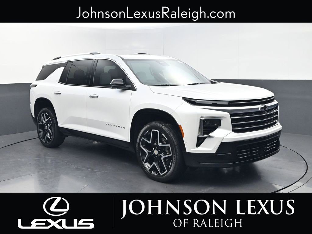 Used 2025 Chevrolet Traverse High Country FWD image 3