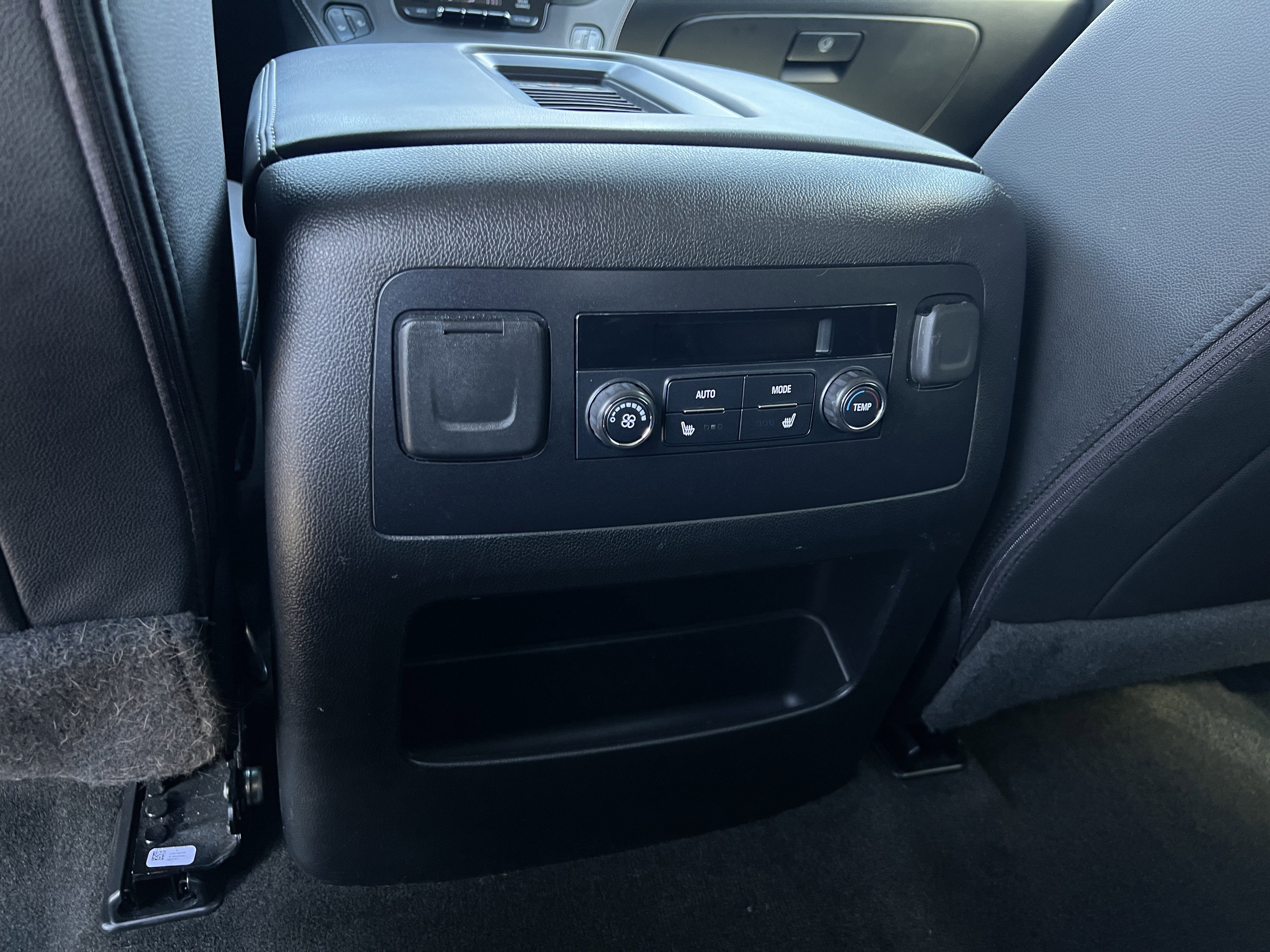 Used 2017 Chevrolet Tahoe LT w/ LT Signature Package image 32