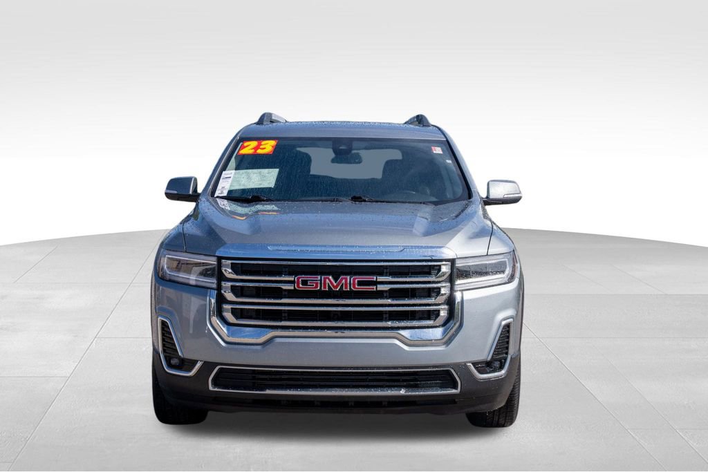 Used 2023 GMC Acadia SLT image 2