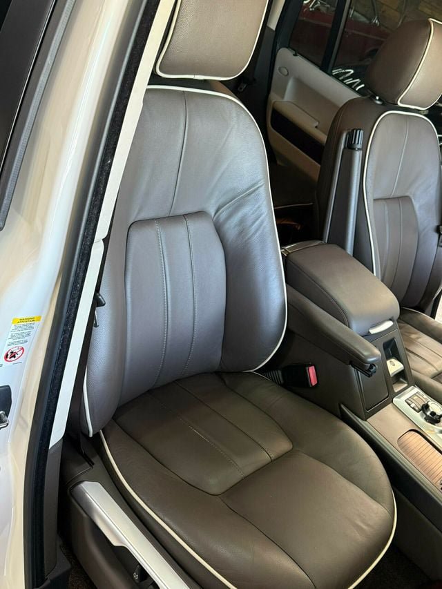 Used 2010 Land Rover Range Rover HSE AWD/4WD image 24