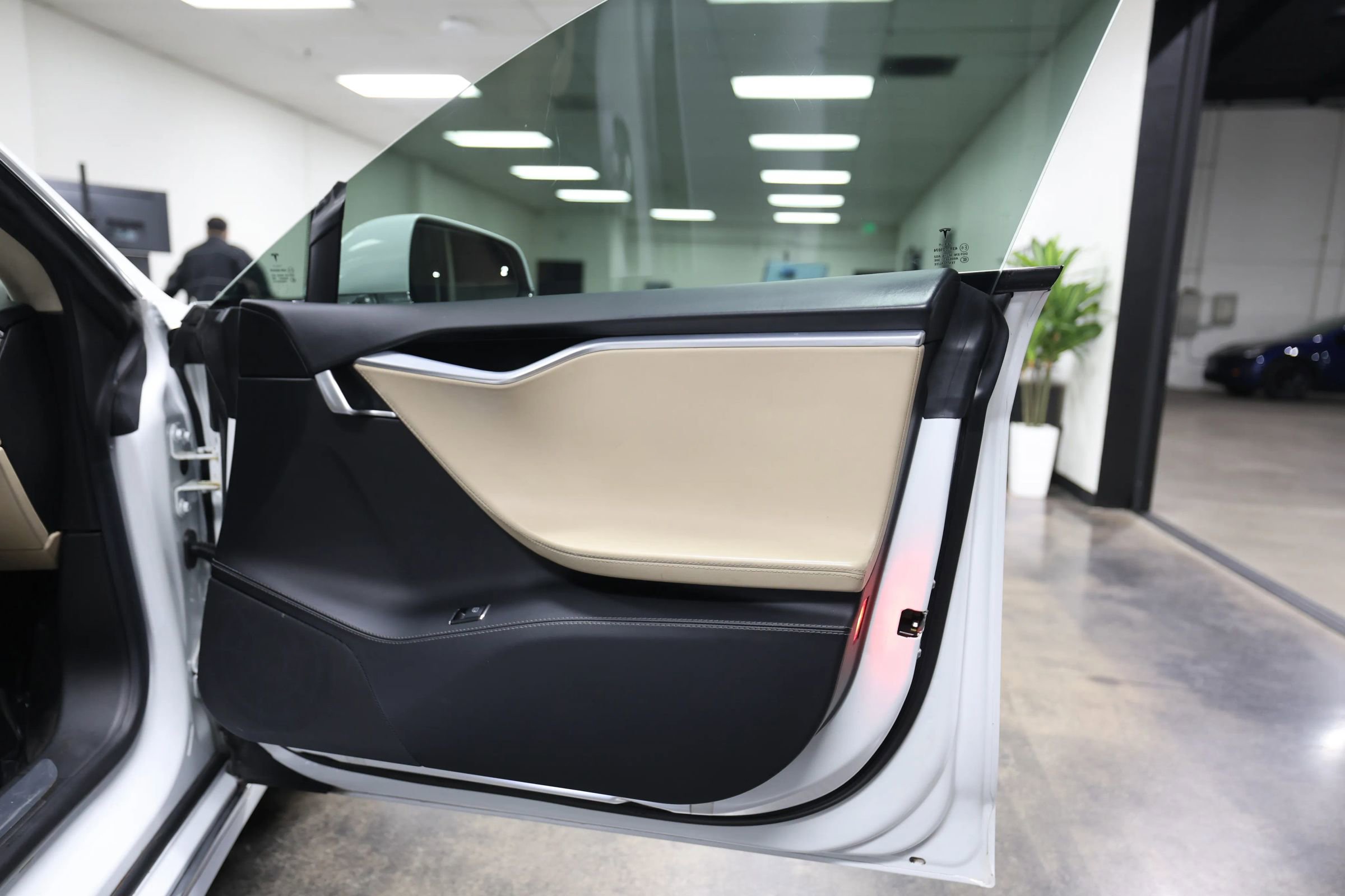 Used 2017 Tesla Model S P100D image 34