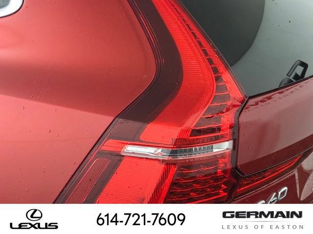 Used 2022 Volvo XC60 B5 Momentum w/ Climate Package image 17