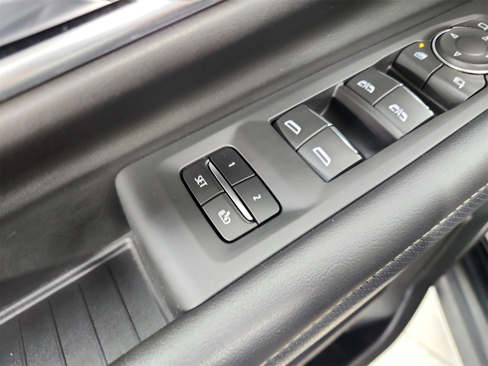 Used 2024 Chevrolet Tahoe Premier image 21