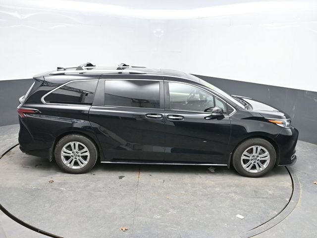 Used 2022 Toyota Sienna Platinum image 32
