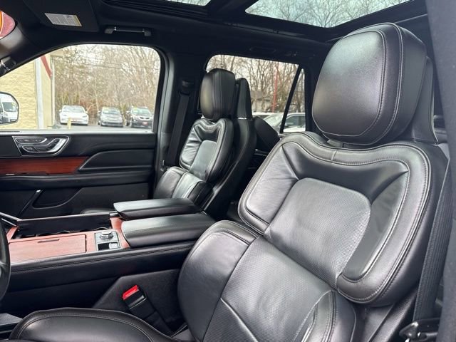 Used 2018 Lincoln Navigator Reserve w/ Technology Package image 11