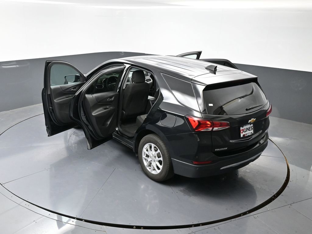 Used 2024 Chevrolet Equinox LT image 37