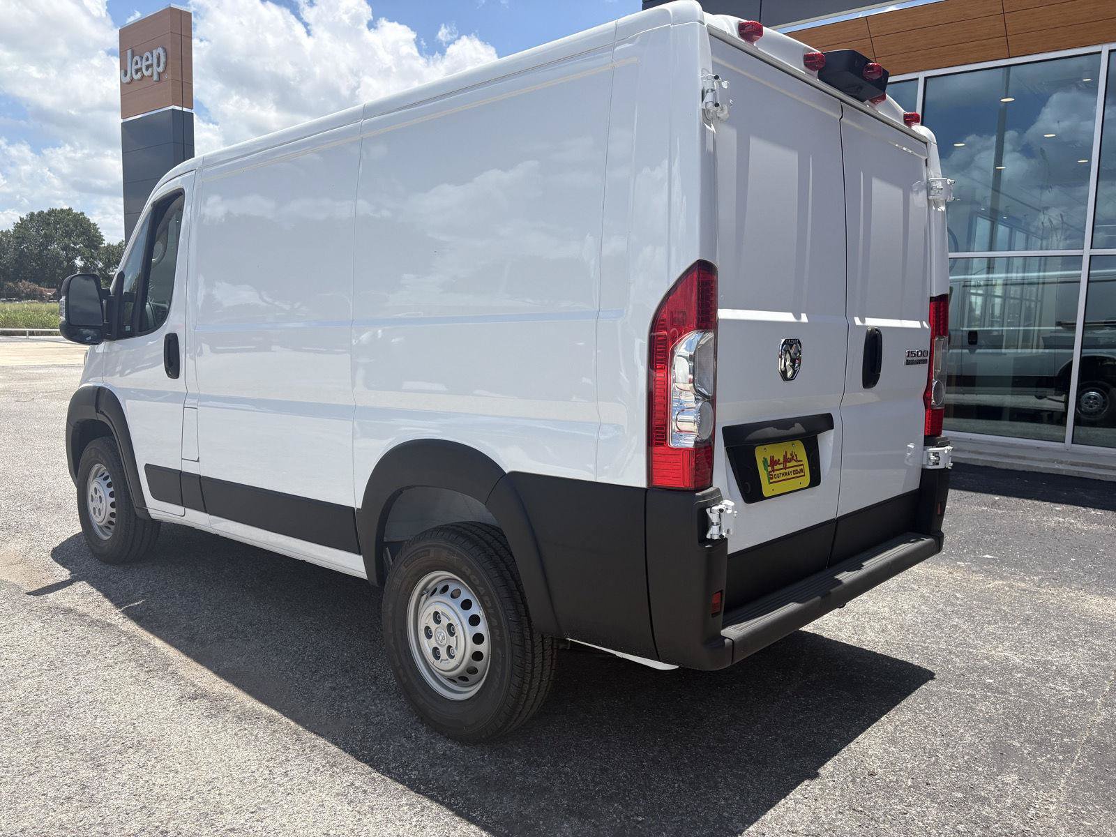 New 2026 RAM ProMaster 1500 w/ Convenience Group FWD image 3