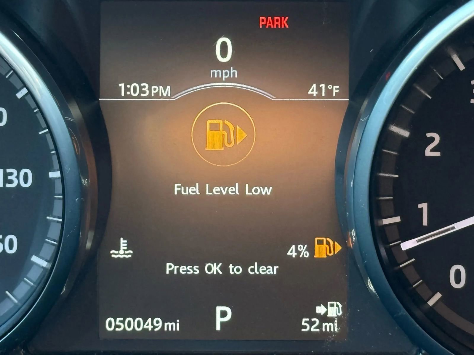 Used 2017 Land Rover Discovery Sport SE image 14