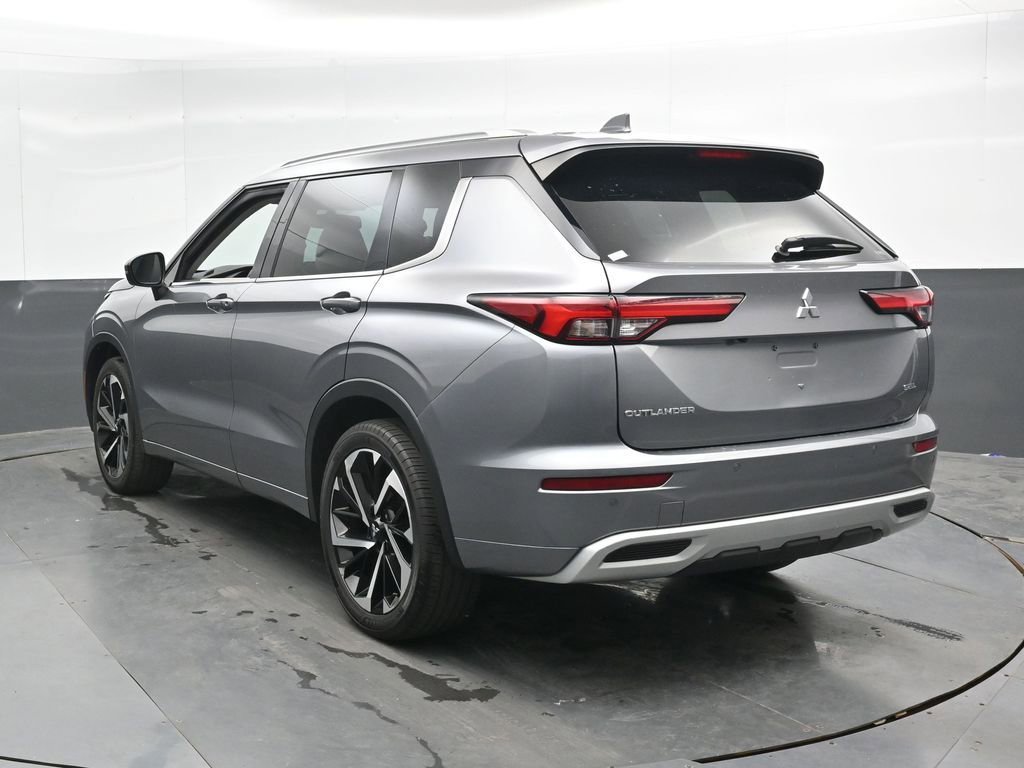Used 2023 Mitsubishi Outlander SEL AWD/4WD image 11