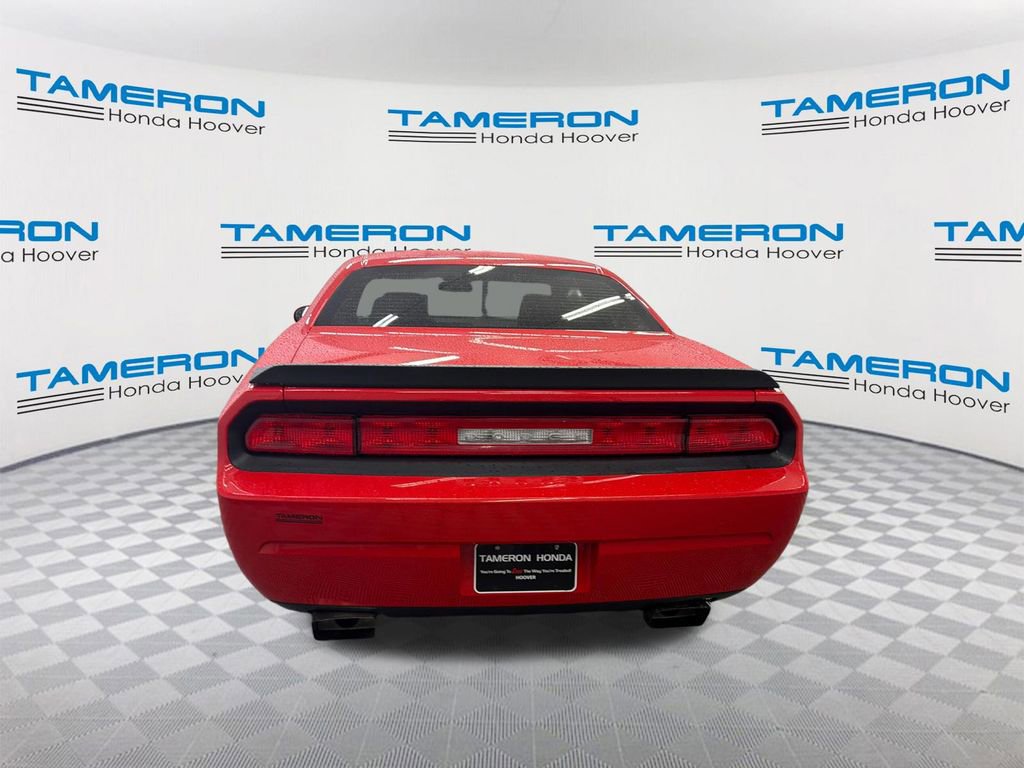 Used 2010 Dodge Challenger R/T RWD image 4
