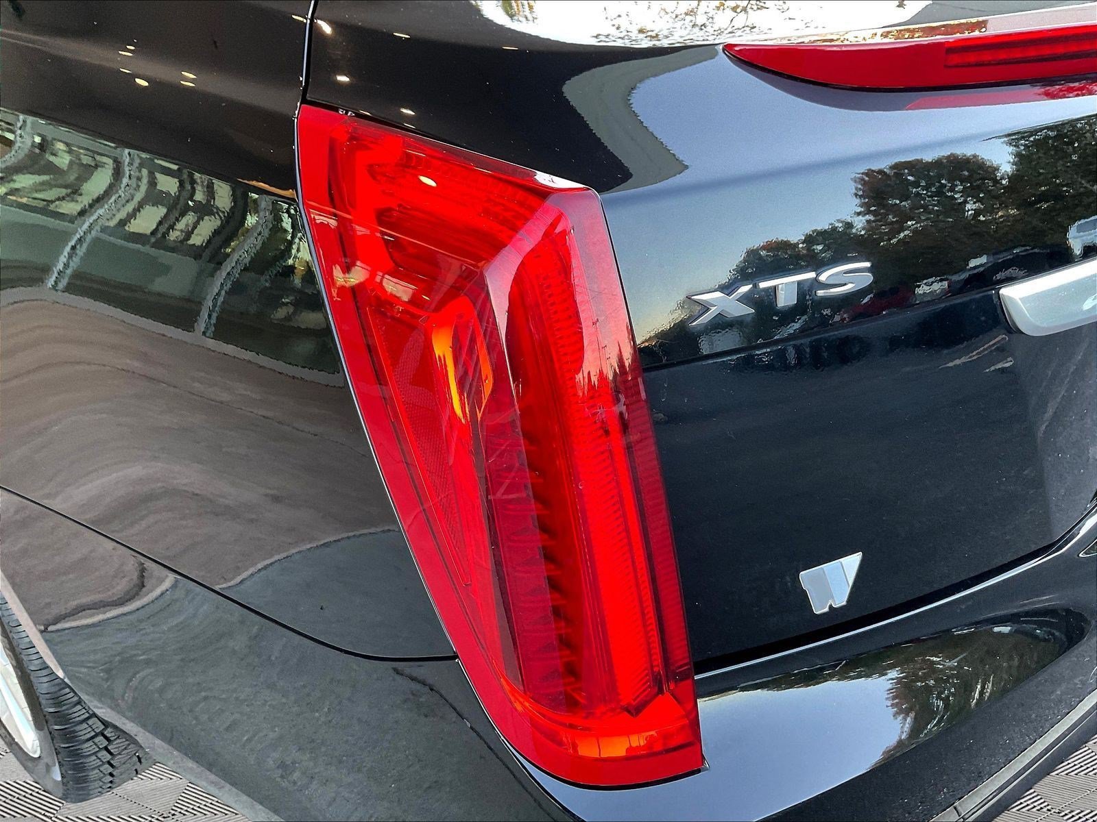 Used 2017 Cadillac XTS Luxury w/ Driver Awareness Package FWD image 23