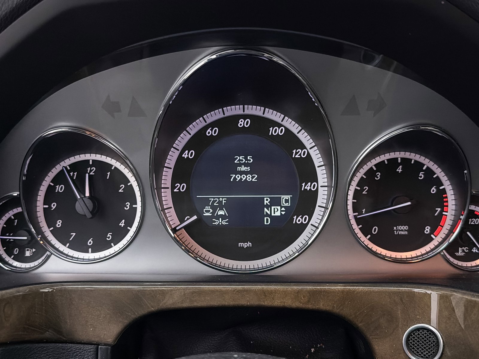 Used 2010 Mercedes-Benz E 350 Sedan image 6