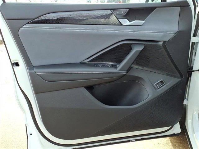 New 2026 Volkswagen Tiguan SE image 9