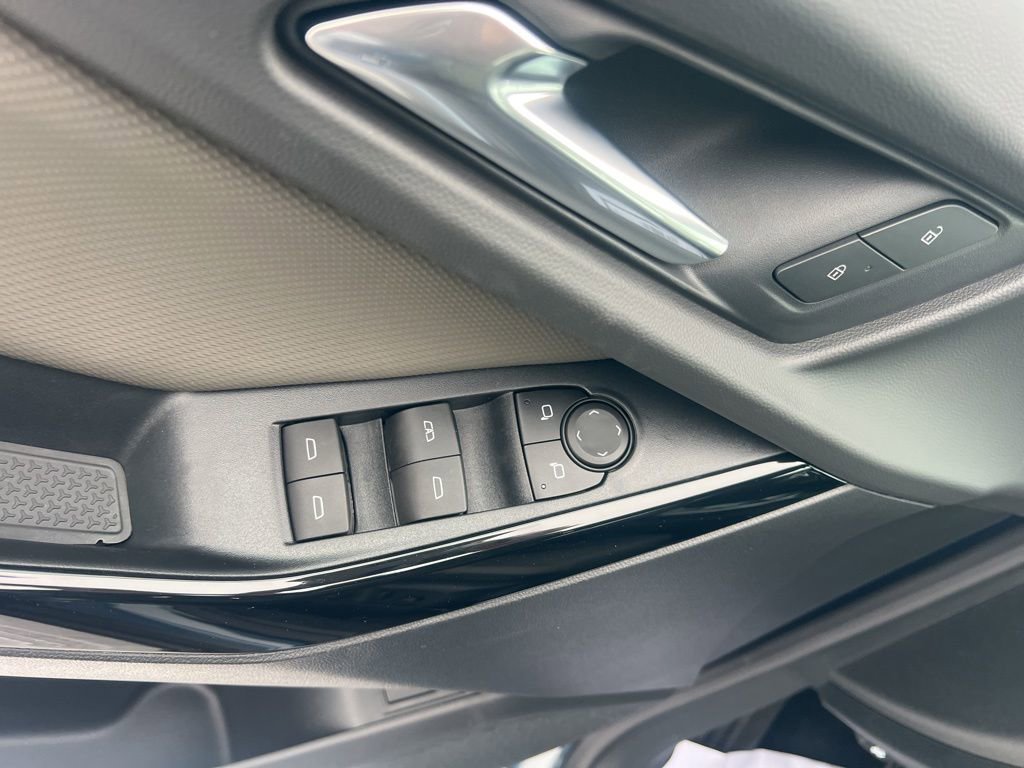 New 2026 Chevrolet Equinox LT w/ Convenience Package II image 12