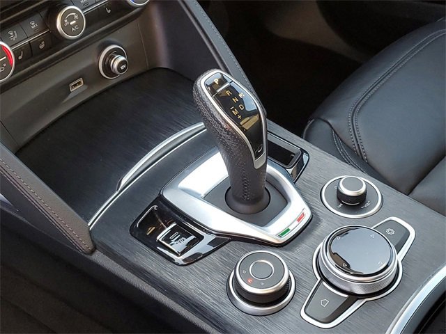 Used 2022 Alfa Romeo Stelvio Sprint image 17