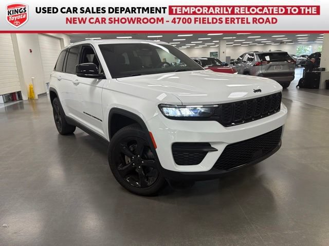 Used 2023 Jeep Grand Cherokee Altitude AWD/4WD image 1